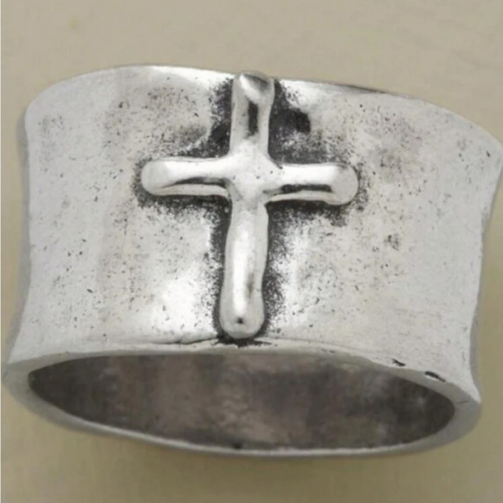 NWT Platinum Plated distressed irregular shape Carved Cross Ring - Picture 2 of 3
